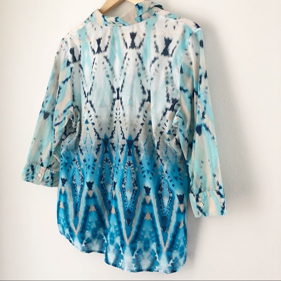 Chico’s Ombré Blue Patterned Top Sz Large. - Picture 9 of 10